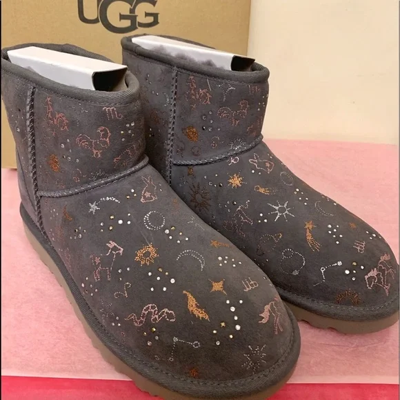 NWT Ugg Classic Zodiac Mini Boots - Picture 4 of 7